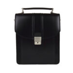 B&A bőr oldaltáska állítható vállpánttal 22*24 cm